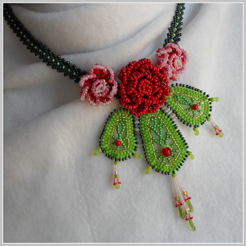Hidden Rose Garden Necklace 01f Hidden Rose Garden Necklace