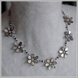 Natural Shell Daisy Flower Necklace