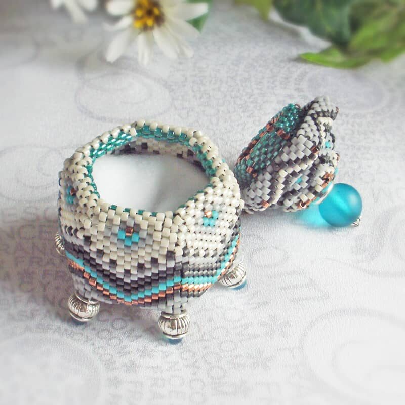 Beaded-Box-Hex-Misty-Teal-Gray-13fx Beaded hexagon box in misty grays with accents of teal blue.